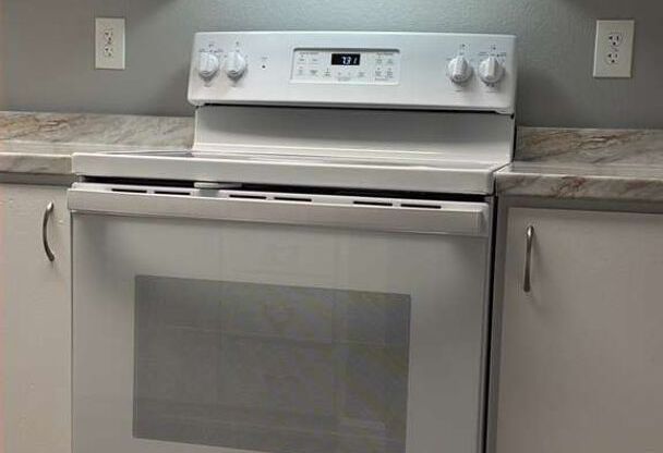 2 beds, 1 bath, 850 sqft, $1,575, Unit 1107 D5