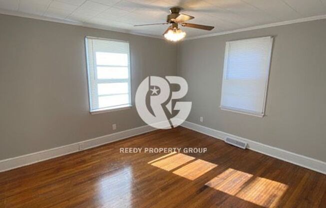 3 Bedroom with bonus Ranch style home minutes from Downtown Greer!