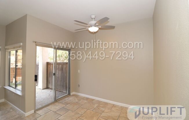 2 Bed, 2.5 Bath condo w/ parking & pool!