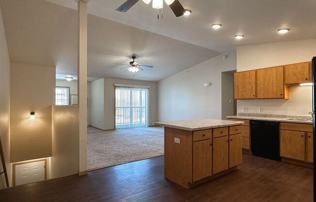 1 bed, 1 bath, 989 sqft, $1,285, Unit ML 515-10