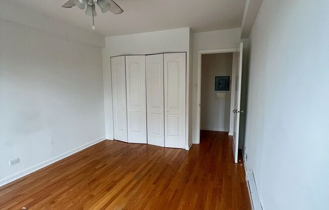 1 bed, 1 bath, 700 sqft, $1,900, Unit 418-0711