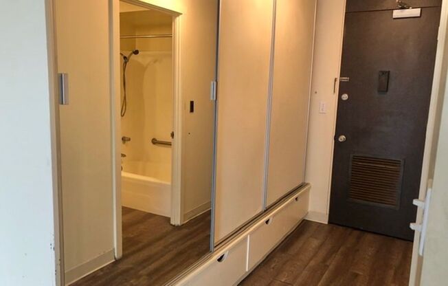 Studio, 1 bath, $1,650
