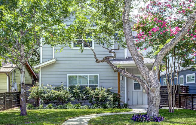 Contemporary Comfort Near Mueller & Downtown