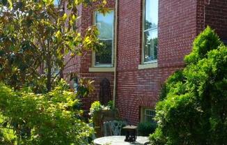 226 4th St NE