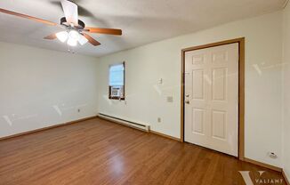 1 bed, 1 bath, $650, Unit 4