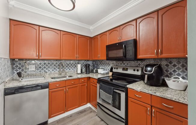 2 beds, 1.5 baths, $2,300, Unit UNIT 0