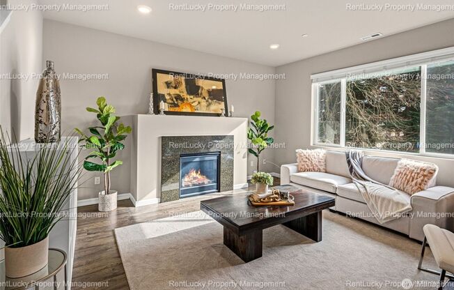 Stunning Like-New Home in Arbor Mist – Prime Location Near Shops & Transit