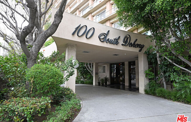 1 bed, 2 baths, 737 sqft, $3,150, Unit 424