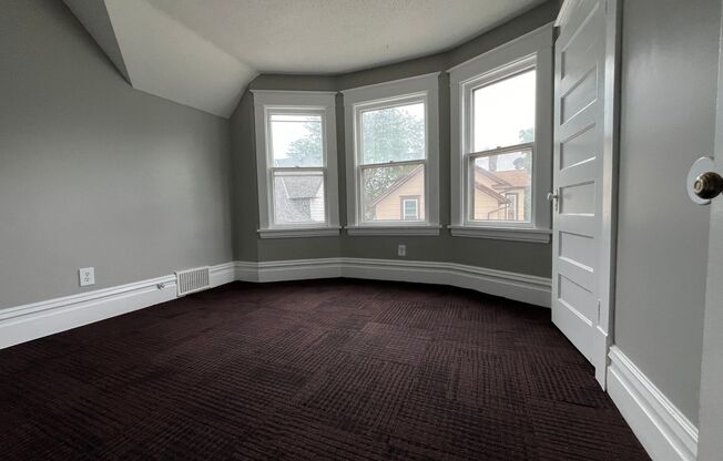 Amazing 3 Bedroom 1 Bathroom Home in West St. Paul