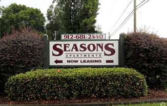 Seasons Apartments