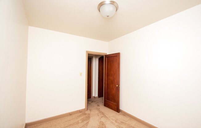 1 bed, 1 bath, 560 sqft, $855, Unit 55-21
