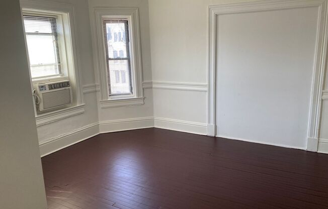 3 beds, 1 bath, 1,225 sqft, $2,199, Unit 1301-43