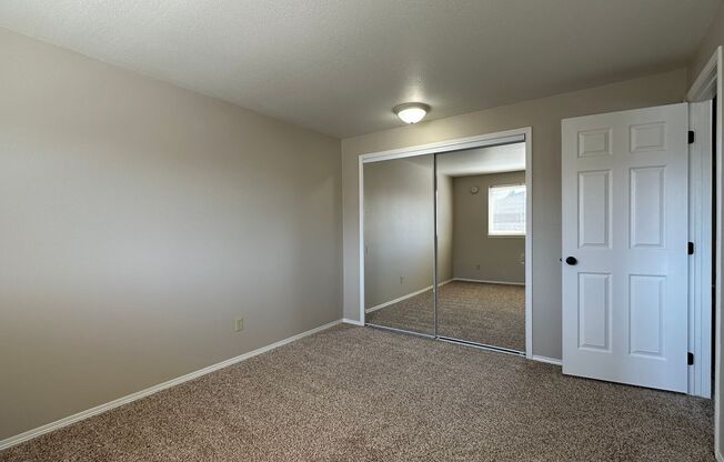 2 beds, 1 bath, 840 sqft, $1,295, Unit 24