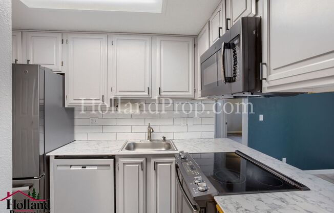 Newly Remodeled 2 Bedroom Condo in Sherwood