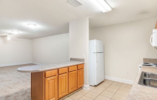 2 beds, 2 baths, $949