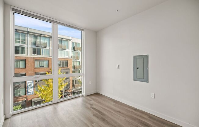 1 bed, 1 bath, 585 sqft, $1,715, Unit 515
