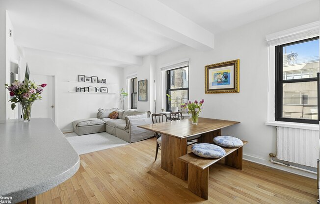 2166 BROADWAY 19