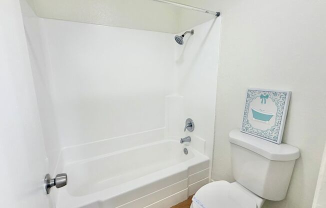 2 beds, 1 bath, 900 sqft, $2,195, Unit 39