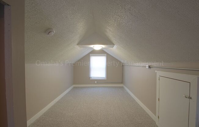 2 beds, 1 bath, $1,275