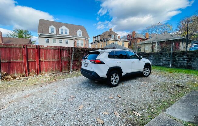 3 beds, 2 baths, 1,800 sqft, $2,000, Unit 3 Bed 2 bath Squirrel Hill Duplex