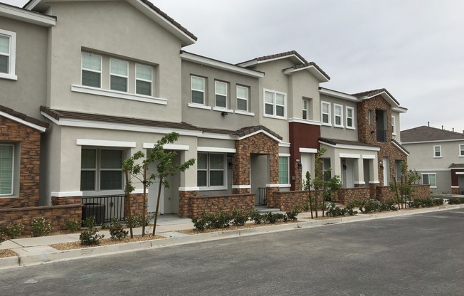 2 Bedroom Townhome in The Brownstones!