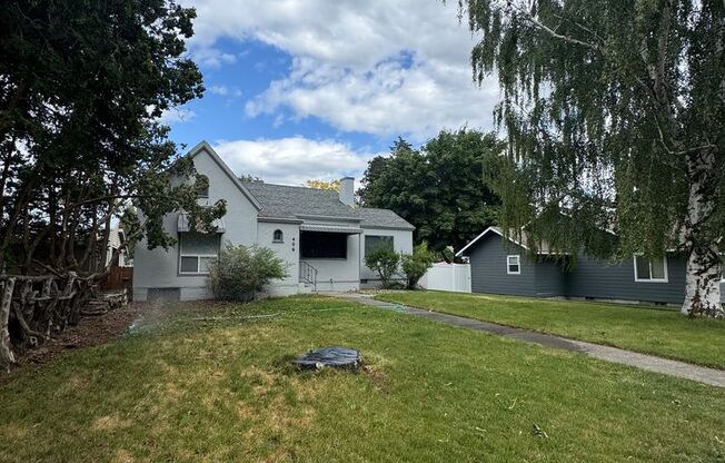 Charming 3 Bed Rental in Prime Location