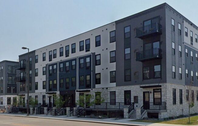 1 bed, 1 bath, 760 sqft, $1,300, Unit 207