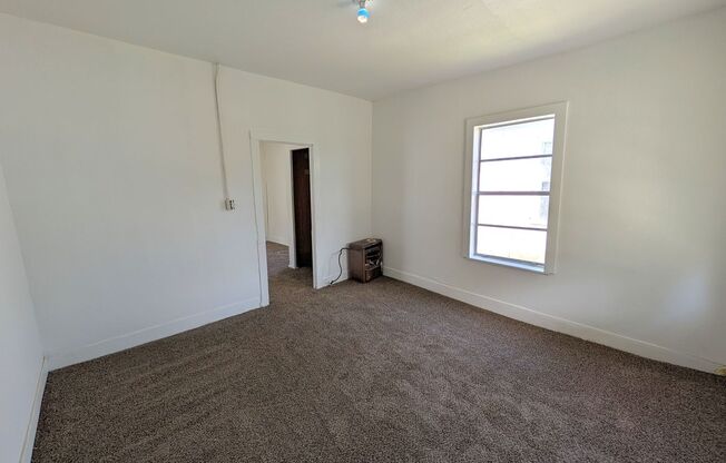 1 bed, 1 bath, $650