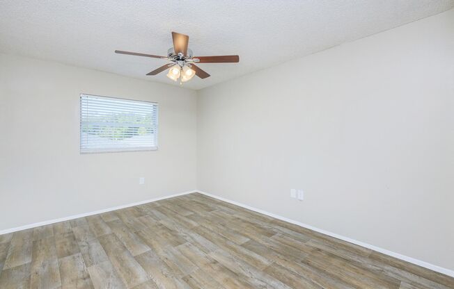 2 beds, 1 bath, 970 sqft, $1,575