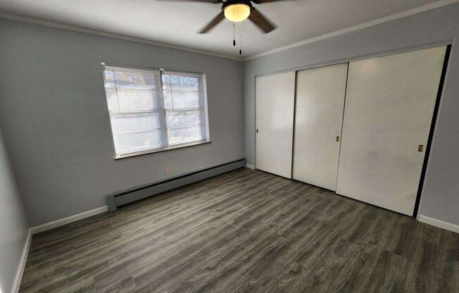 2 beds, 1 bath, $1,000, Unit Unit 4