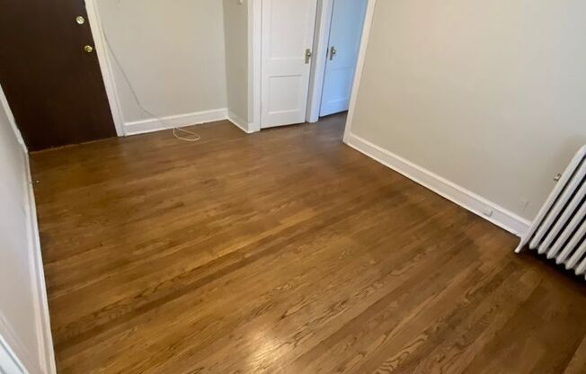 Cozy 1BR in Evanston! Heat included - Short distance to Train!