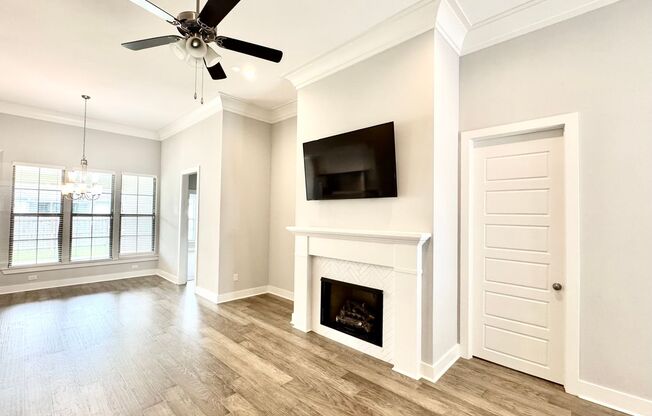Warm Elegance in The Willows - 4Bedroom 2Bath Family Haven