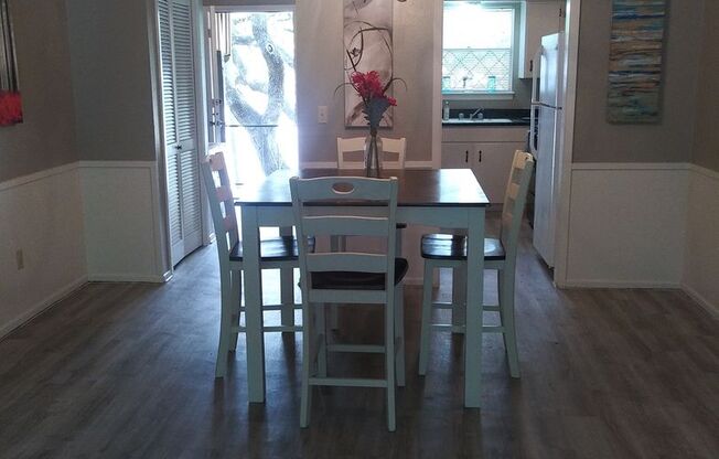 2 beds, 1.5 baths, 982 sqft, $1,279, Unit 54