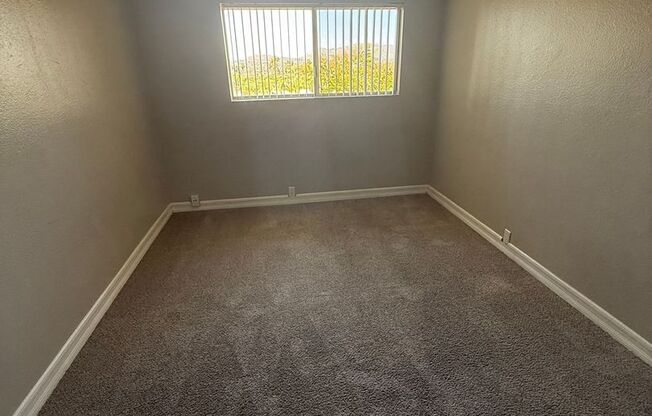 2 beds, 1 bath, 772 sqft, $2,325, Unit 37