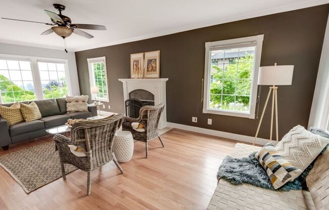 Spacious 4BR Capitol Hill Home with Lake Washington & Mountain Views