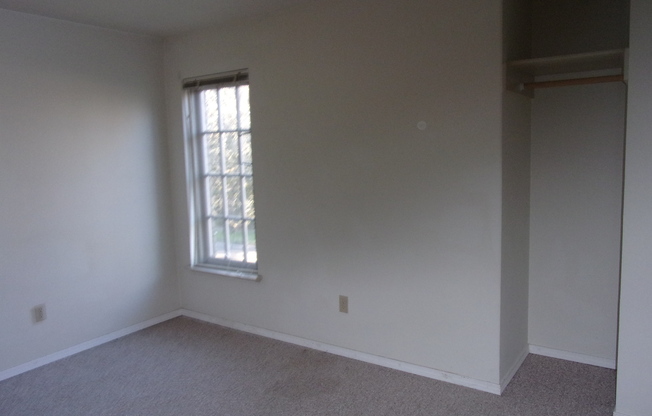096 - Old Pi Phi House - 3002 NW Harrison Blvd. Corvallis, OR 97330