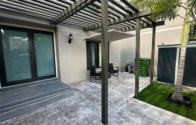 11205 NW 15th St th 11205, Pembroke Pines, FL 33026