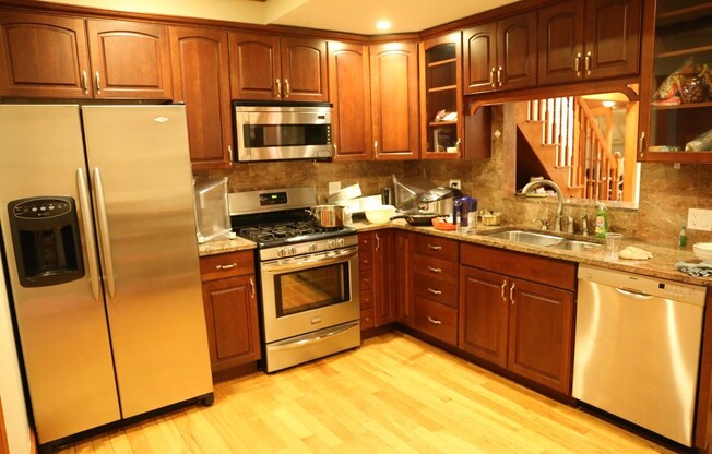 2BD 2 Bath With Loft in Cambridge Central Square Next to WholeFoods 8/15 Move IN