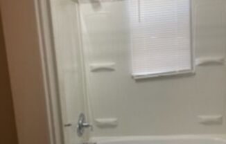 1 bed, 1 bath, 800 sqft, $850, Unit 639-003