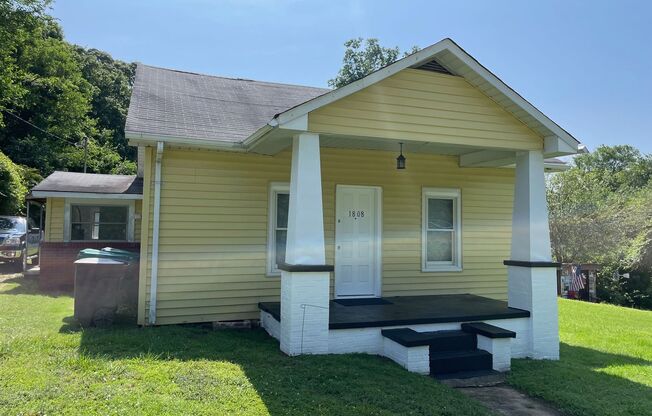 NEWLY RENOVATED 3 BED, 1.5 BATH WITH BONUS ROOM! LOCATED IN HIGH POINT!