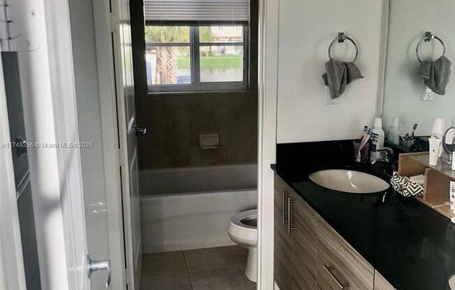 2764 SW 81 TER