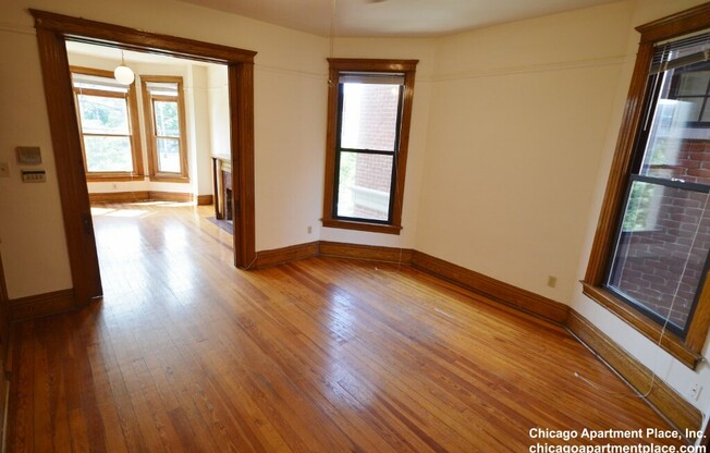 638 W Drummond Pl 20