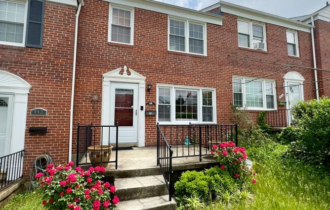 Charming 3-Bedroom Townhome with Spacious Yard in Towson