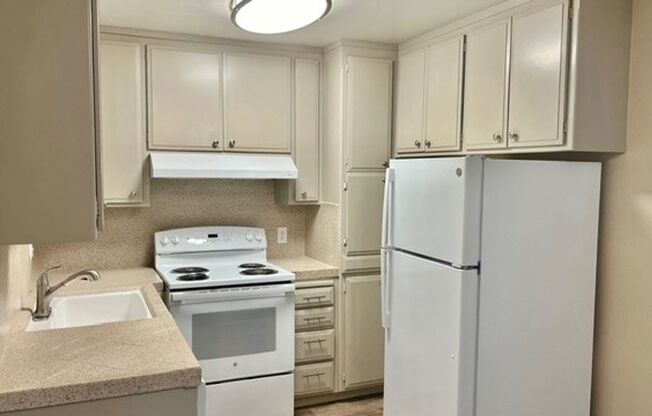 1 bed, 1 bath, $1,475, Unit 17