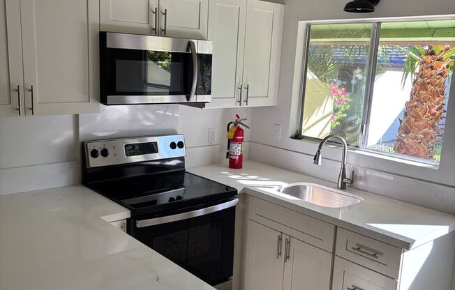 Hawaii Kai - The Village Green - 3 Bdrm/2 Bath/2 Prkg - $3,400