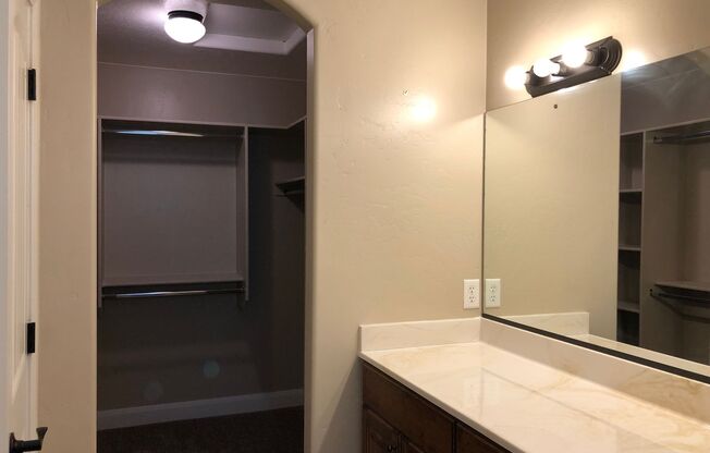 3 beds, 2.5 baths, $1,595, Unit # 64