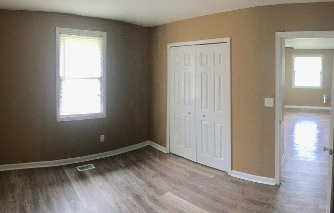 2 beds, 1 bath, $1,300