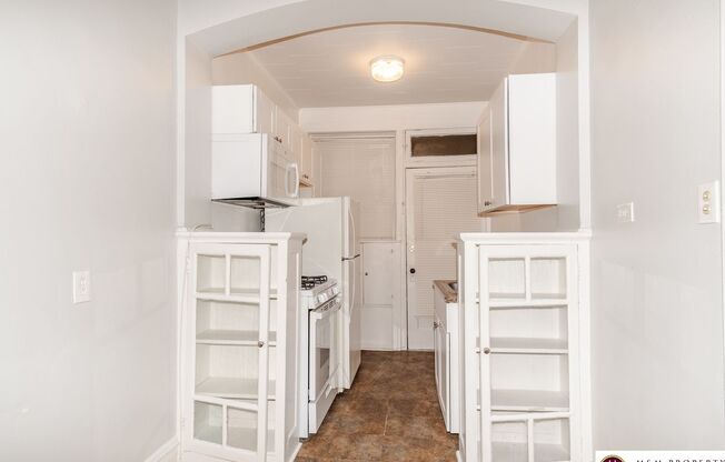 Studio, 1 bath, 585 sqft, $1,195, Unit 748-37