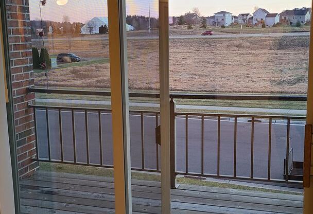 2 beds, 2 baths, 1,251 sqft, $1,880, Unit 302-212