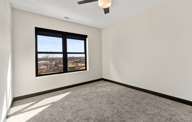 2 beds, 1 bath, 908 sqft, $1,325, Unit #301